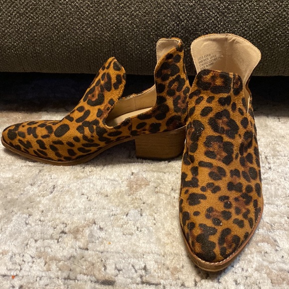 Leopard print booties - Picture 1 of 4